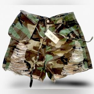 Never wore, brand new Army Camouflage shorts!